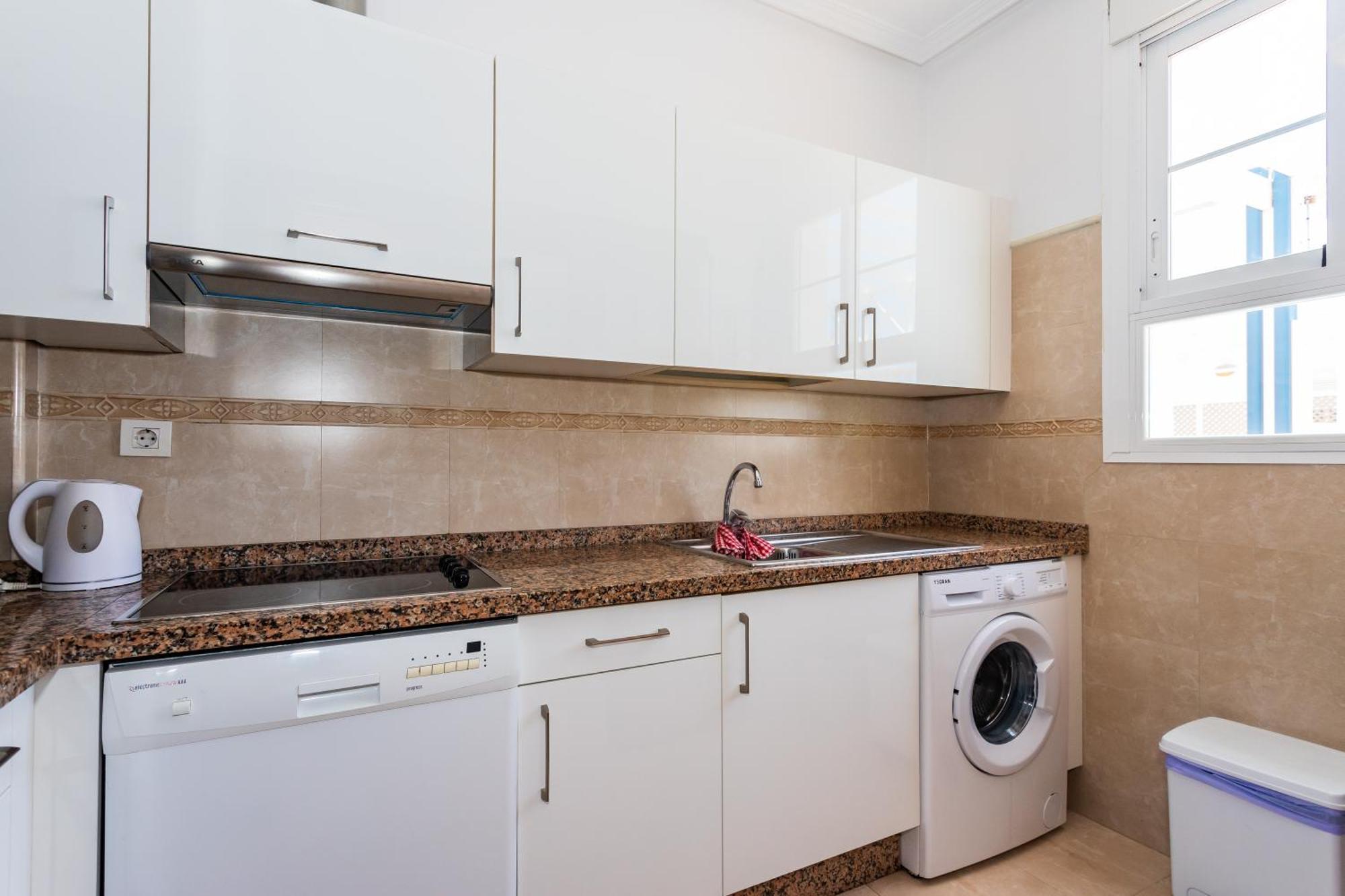 Apartament Pluton *
